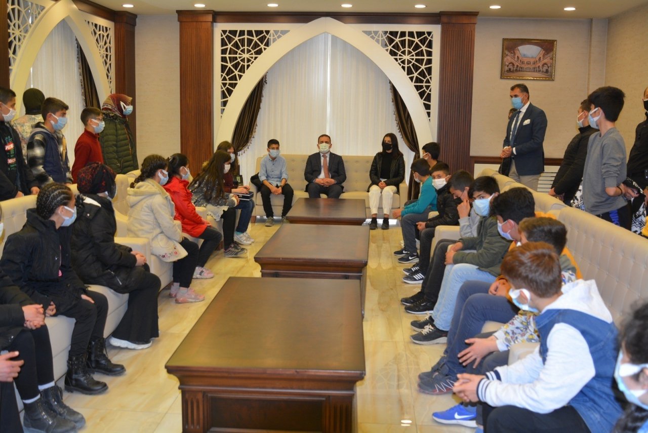 “biz Anadolu’yuz” Projesikapsamında Öğrenciler Hakkari’ye Geldi