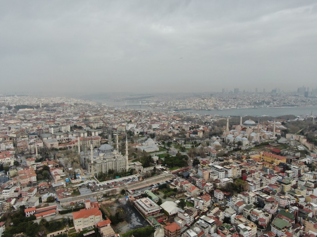 İ̇stanbul’da Sabah Saatlerinde Sis Etkili Oldu