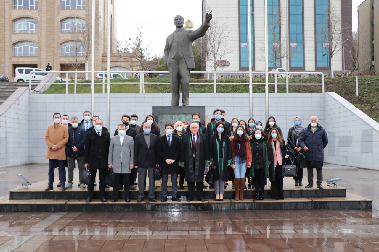 Karabük’te ‘avukatlar’ Günlerini Kutladı