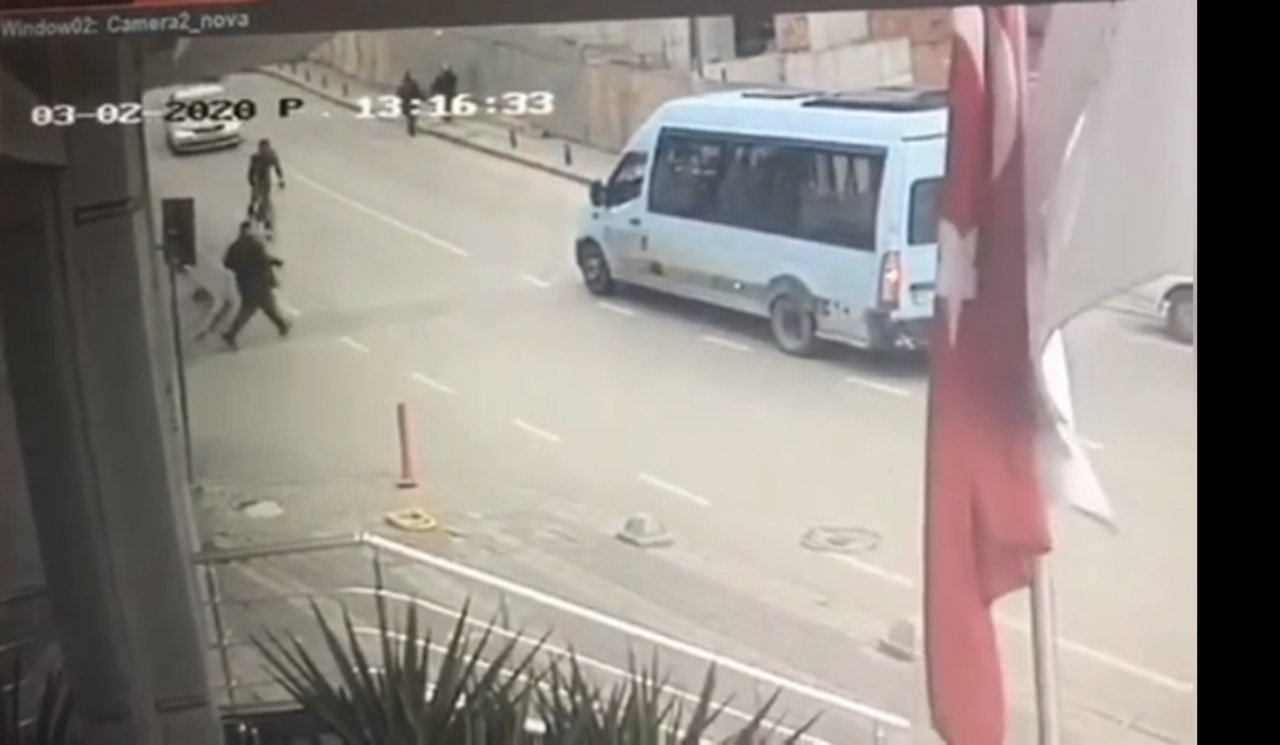 İ̇stanbul’da İlginç Kaza: Bisikletli İle Yaya Çarpıştı