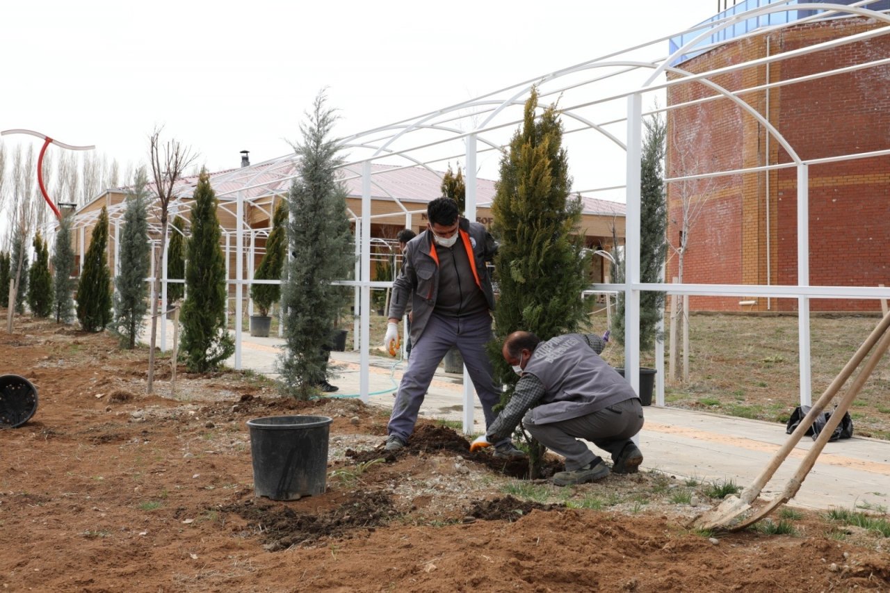 Gürpınar Belediyesinden Bahar Temizliği