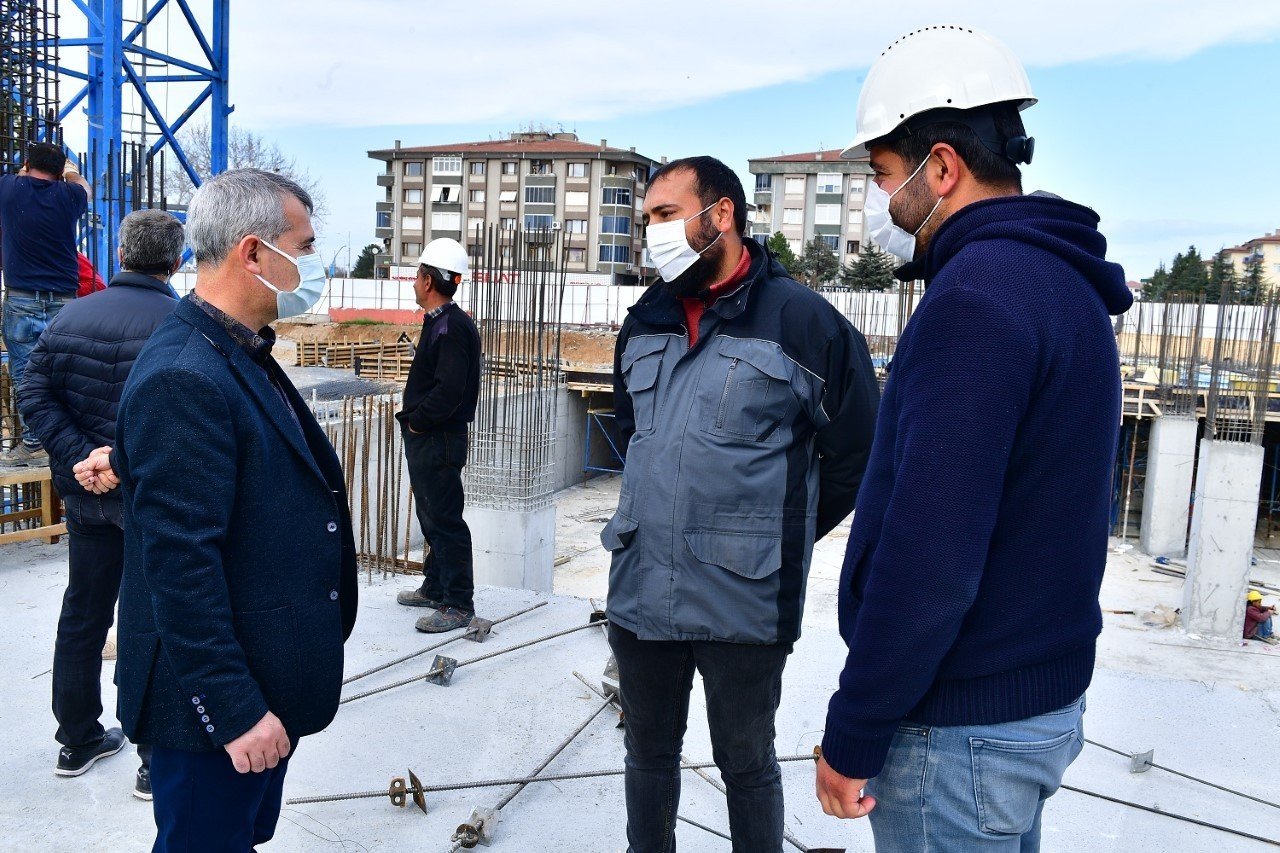 Yeşilyurt Belediyesi Yeni Hizmet Binası İnşaatı Hızla Yükseliyor