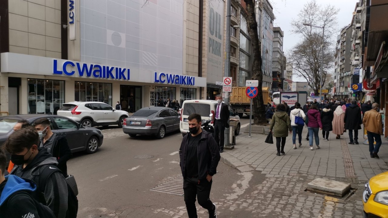 Zonguldak’ta Tedirgin Eden Kalabalık