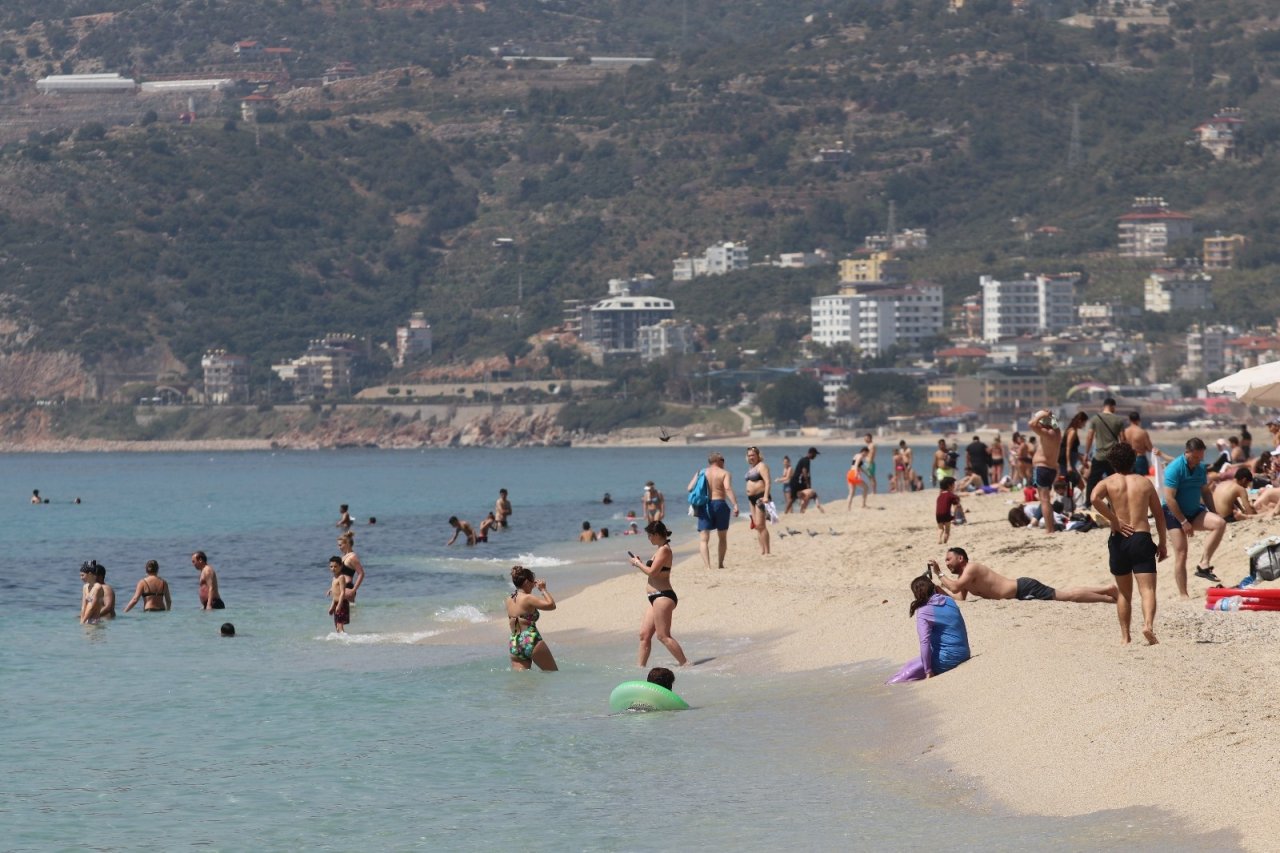 Alanya’ya Yaz Erken Geldi