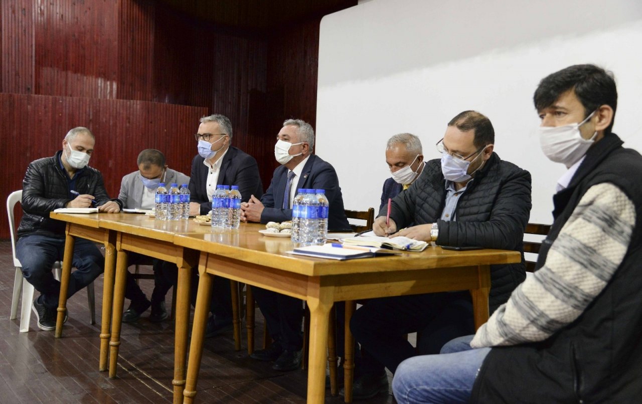 Aydın Büyükşehir Belediyesi Sultanhisarlı Muhtarlarla Bir Araya Geldi