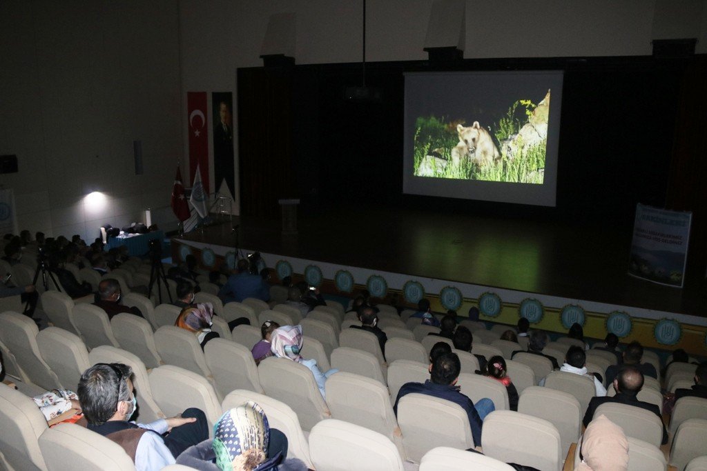 Beü’de ‘nemrut’un Sakinleri’ Adlı Belgeselin Gösterimi Yapıldı