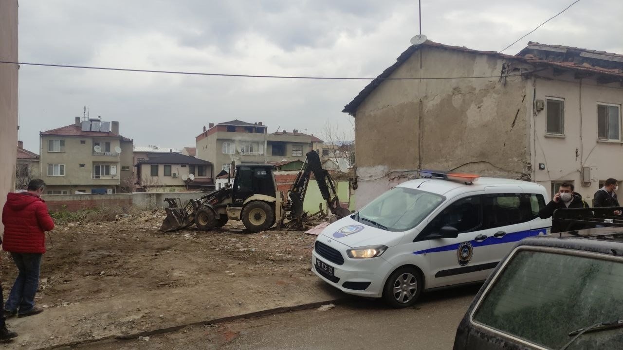 Bursa’da İzinsiz İnşaat Yıkımı Durduruldu
