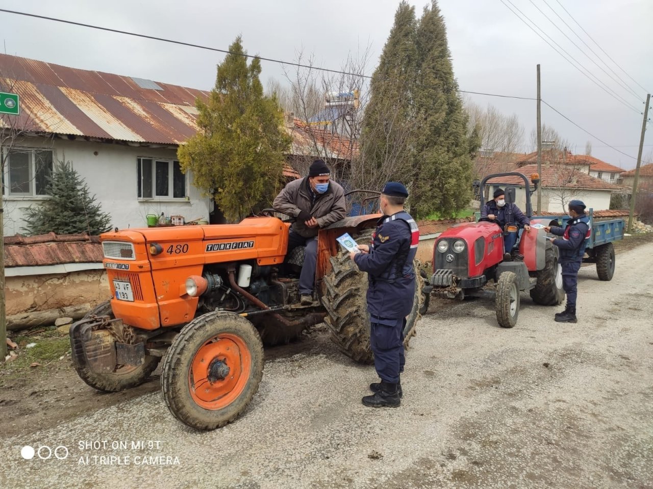 Dumlupınar’da Traktör Sürücüleri Bilgilendirildi