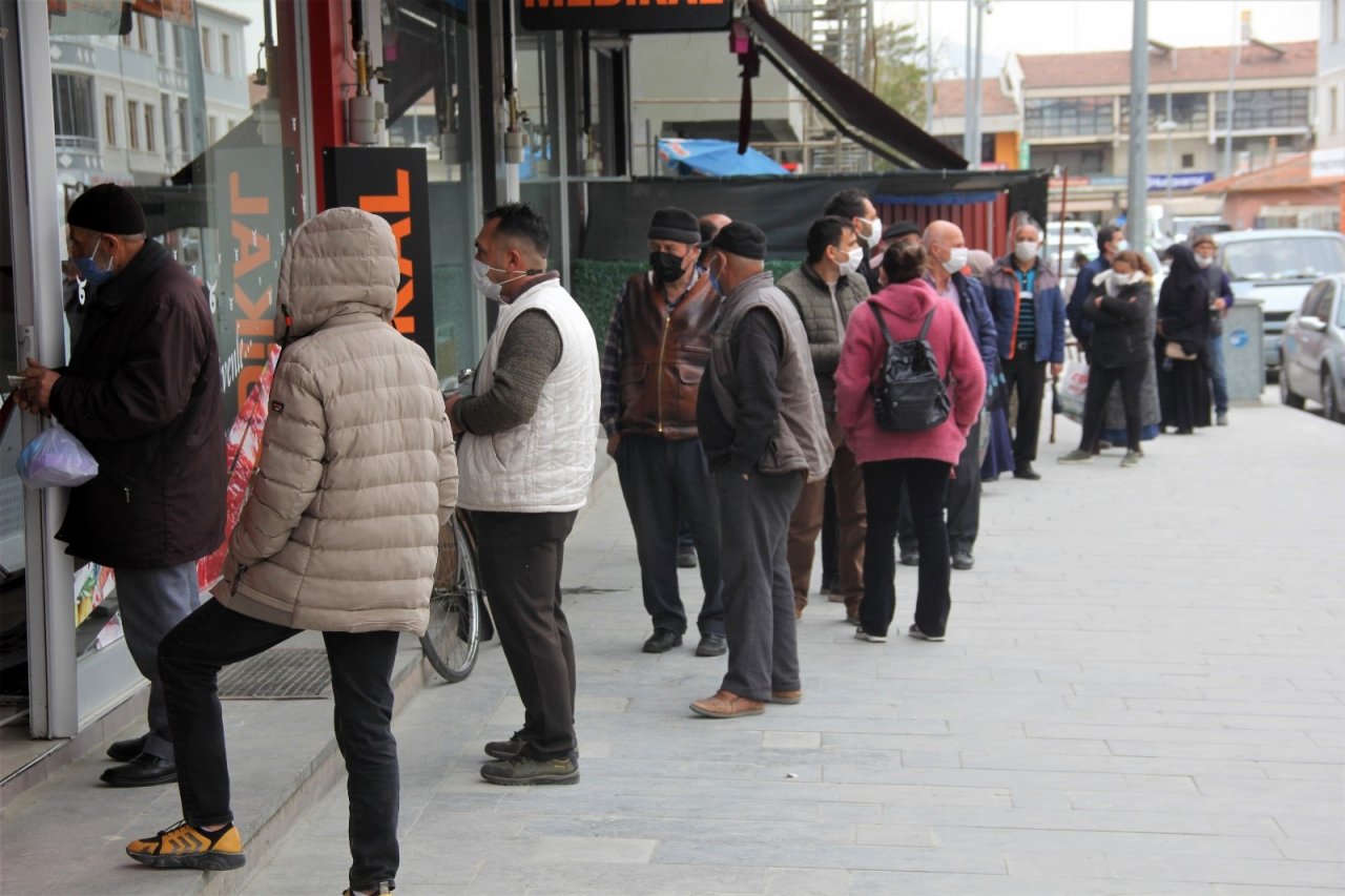 Erzincan’da Ramazan Öncesi Ucuz Et Kuyruğu