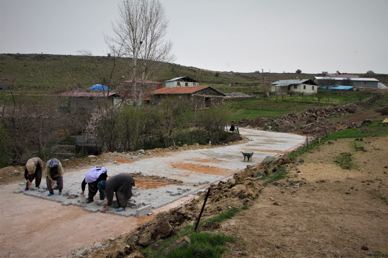Köyün Gelini, Her Soruna El Attı, Virüsü De Köye Sokmadı