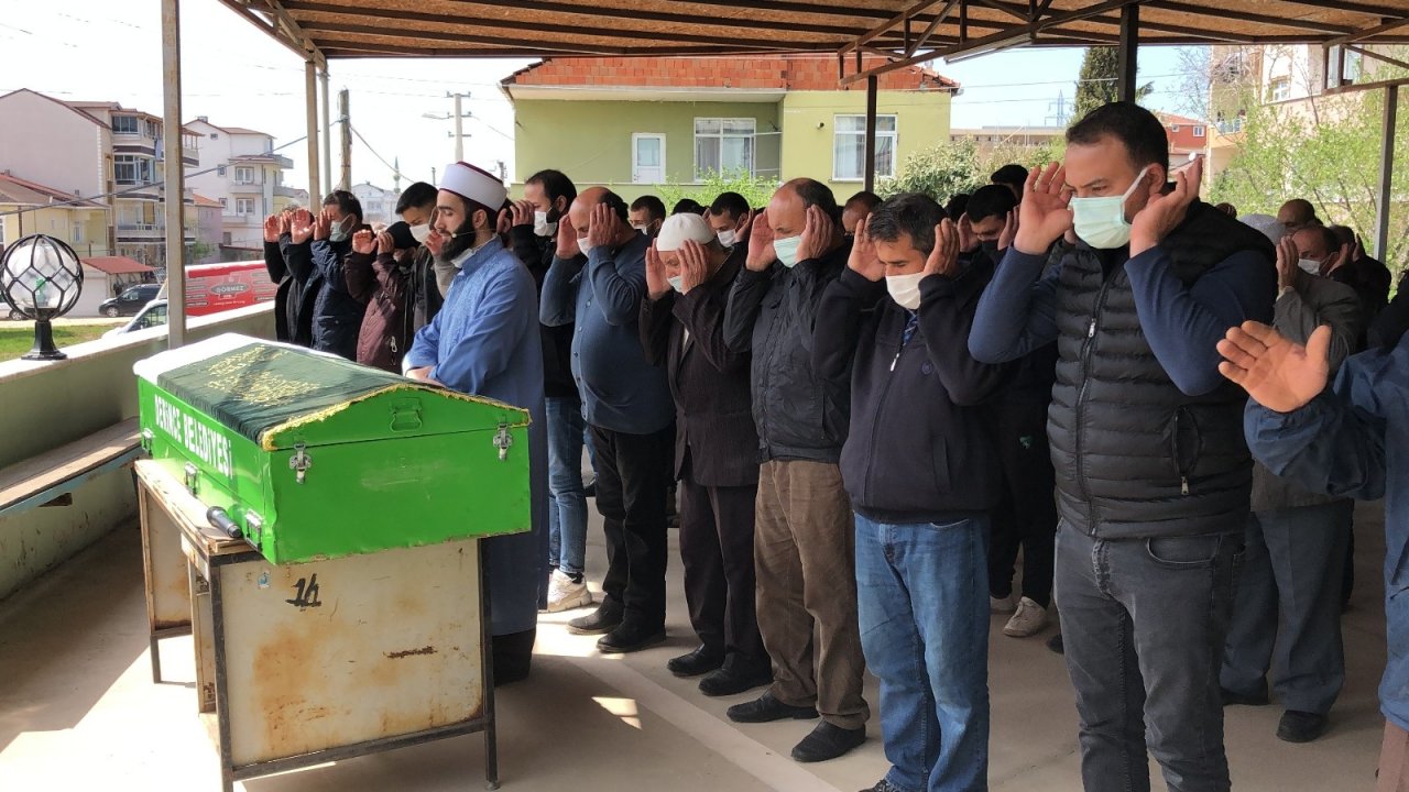 Babasına Yardım Etmek İçin Çıktığı Çatıdan Düşerek Ölen Genç Toprağa Verildi