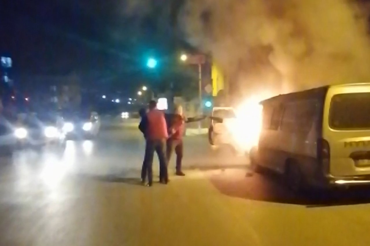 - Pendik’te Suriyeli Komşularının Ekmek Teknesi Alev Aldı, Mahalleli Seferber Oldu