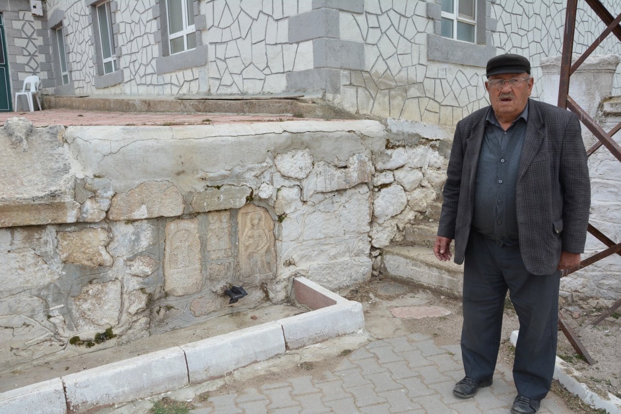 Duvarlarda Bulunan 3 Eser Müzeye Götürülürken 22 Eser Korumaya Alındı