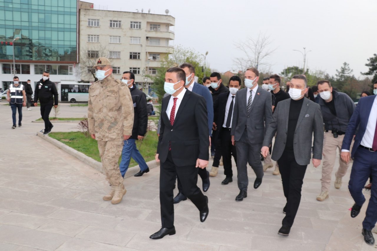 Siirt’te Vakalar Artınca Vali Hacıbektaşoğlu Denetimleri Sıklaştırarak Vatandaşları Uyardı