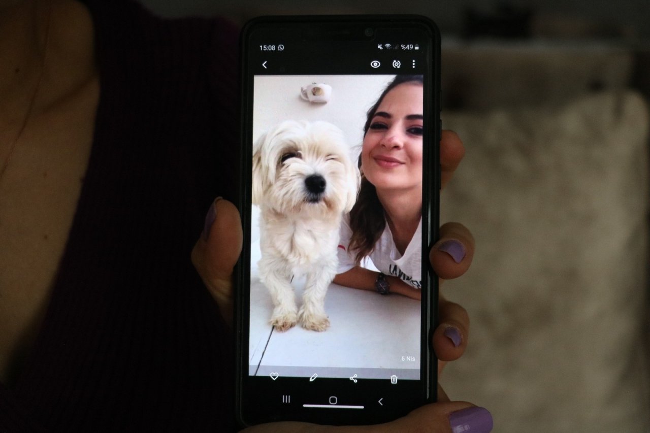 Ms Hastası Genç Kız ’o Olmadan Yaşayamam’ Dediği Köpeğini Getirene 2 Bin Lira Ödül Verecek