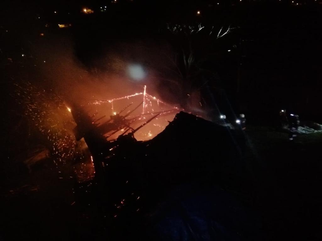 Babasının Yangında Evde Olduğunu Düşündü, Kalp Krizinden Hayatını Kaybetti