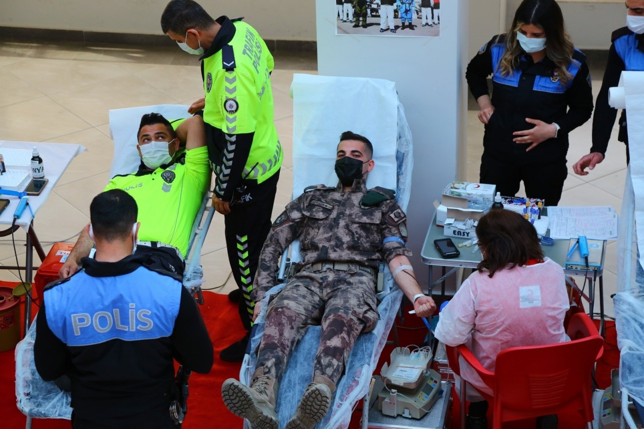 İ̇nci: “türk Polisi Cephede Ve Sedyede Kanını Vermeye Hazır”