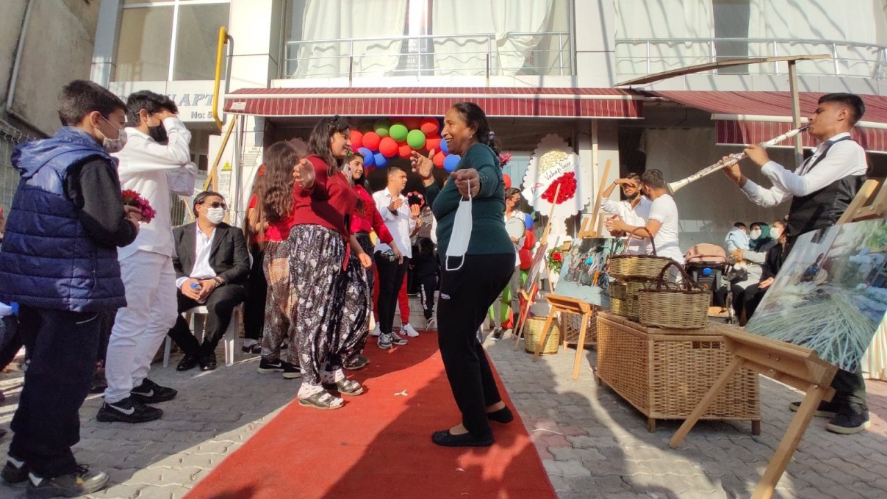 Mersin’de Renkli ’8 Nisan Dünya Romanlar Günü’ Etkinliği