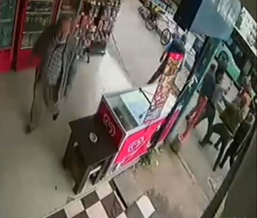Maddi Hasarlı Kazanın Ardından Tekme Ve Yumruklar Havada Uçuştu