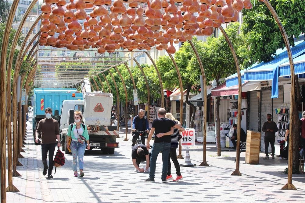 Alanya’nın Kabak Sokağı Engellerle Hayat Buldu