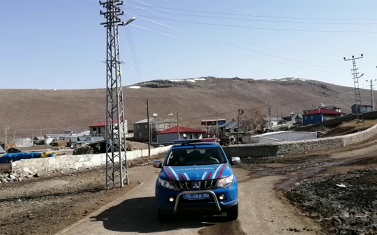 Ardahan’da Jandarma Anonslarla ’evde Kalın’ Çağrısı Yapıyor