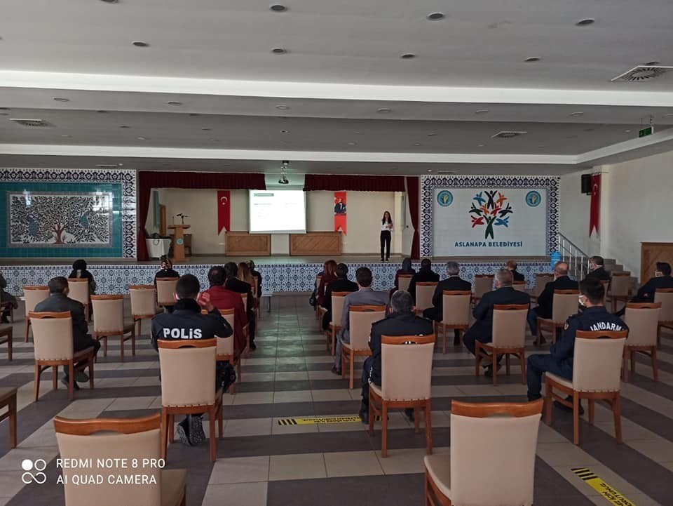 Aslanapa’da “en İ̇yi Narkotik Polisi Anne” Semineri
