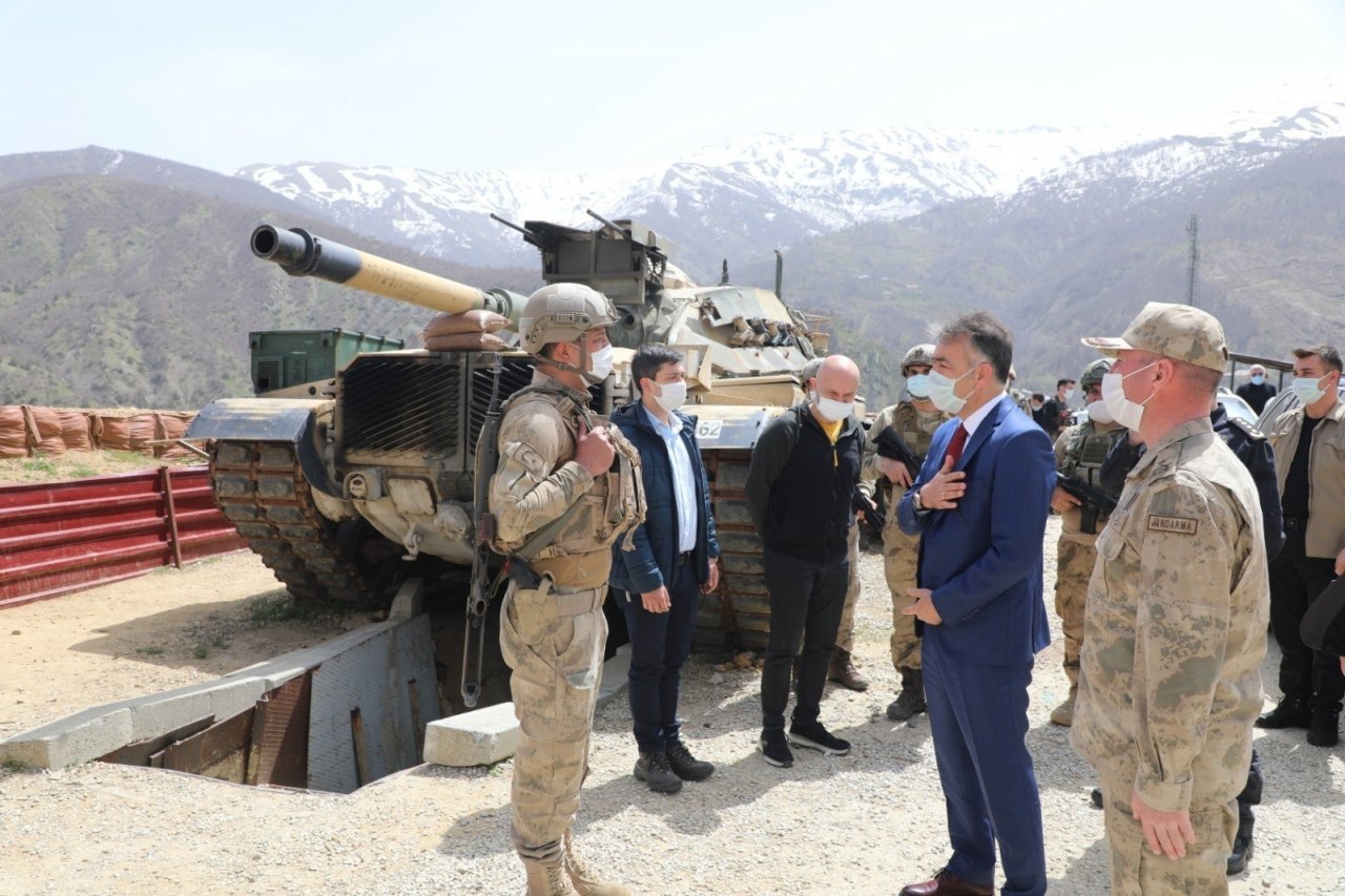 Vali Çağatay’dan Orta Kapı Üs Bölgesine Ziyaret