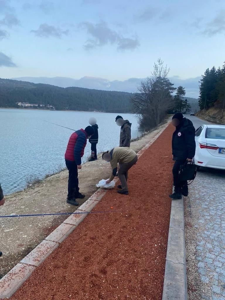 Abant’ta Kaçak Balık Avlayan 3 Kişiye Para Cezası