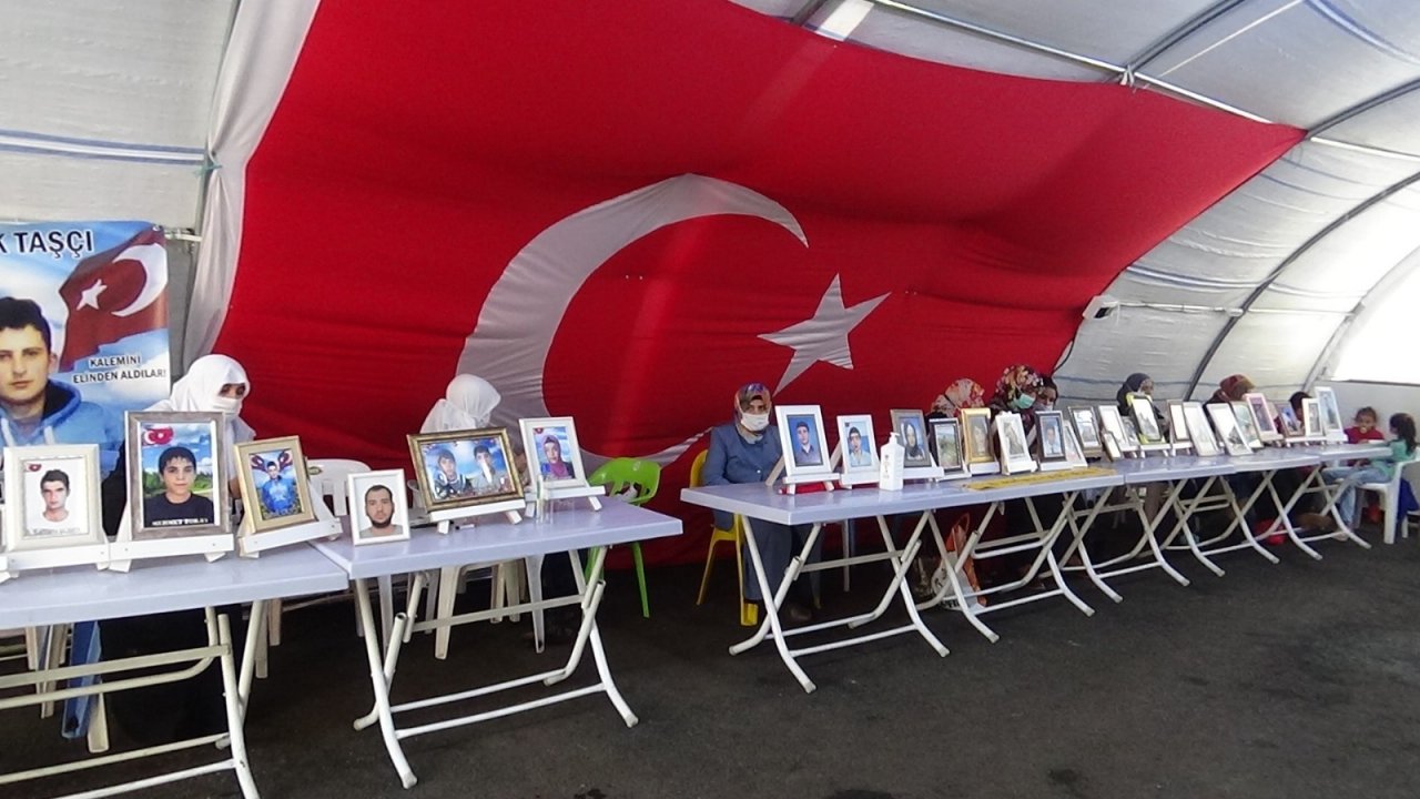 Evlatlarından Haber Almak İçin 584 Gündür Eylemdeler