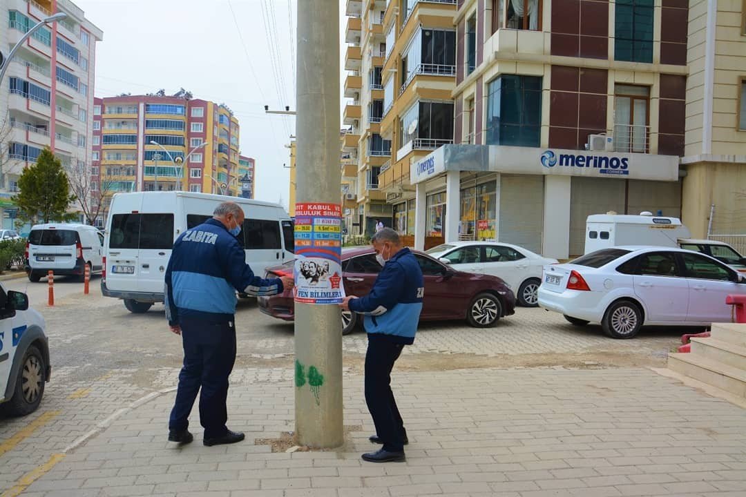 Ergani’de İzinsiz Kullanılan El İlanları Kaldırıldı