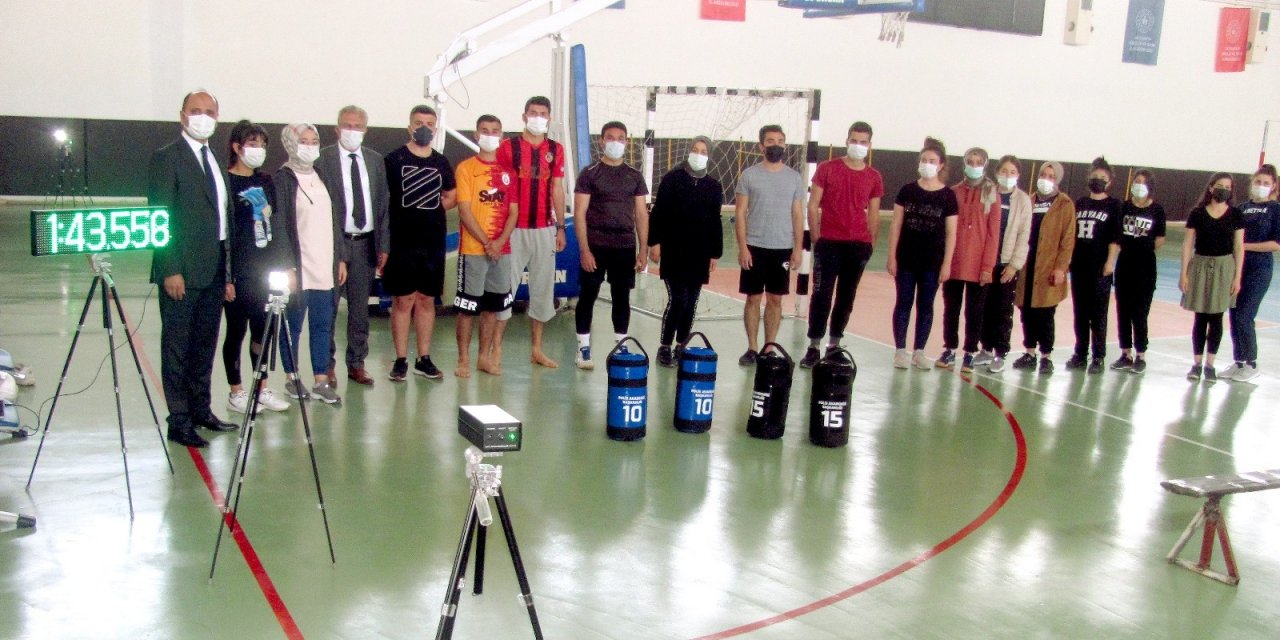 Belediye Başkanı Doğru’dan Polis Adaylarına Spor Malzemesi
