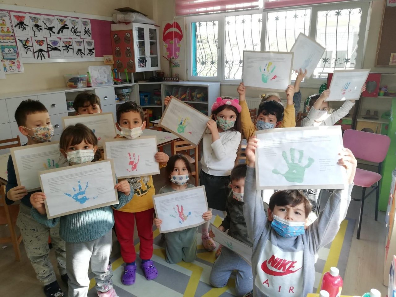 Öğrenciler Yaptıkları Resimleri Gönderdi