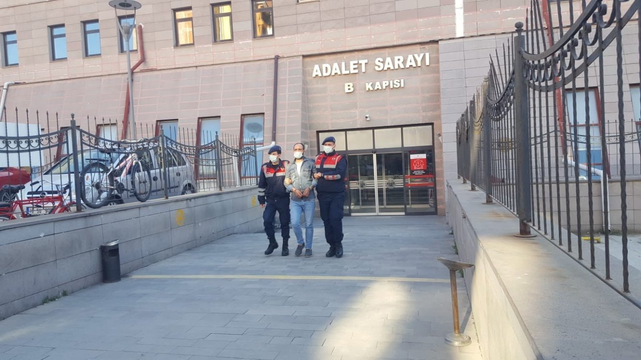 Aranan Firari Araç Hırsızı Yakalandı