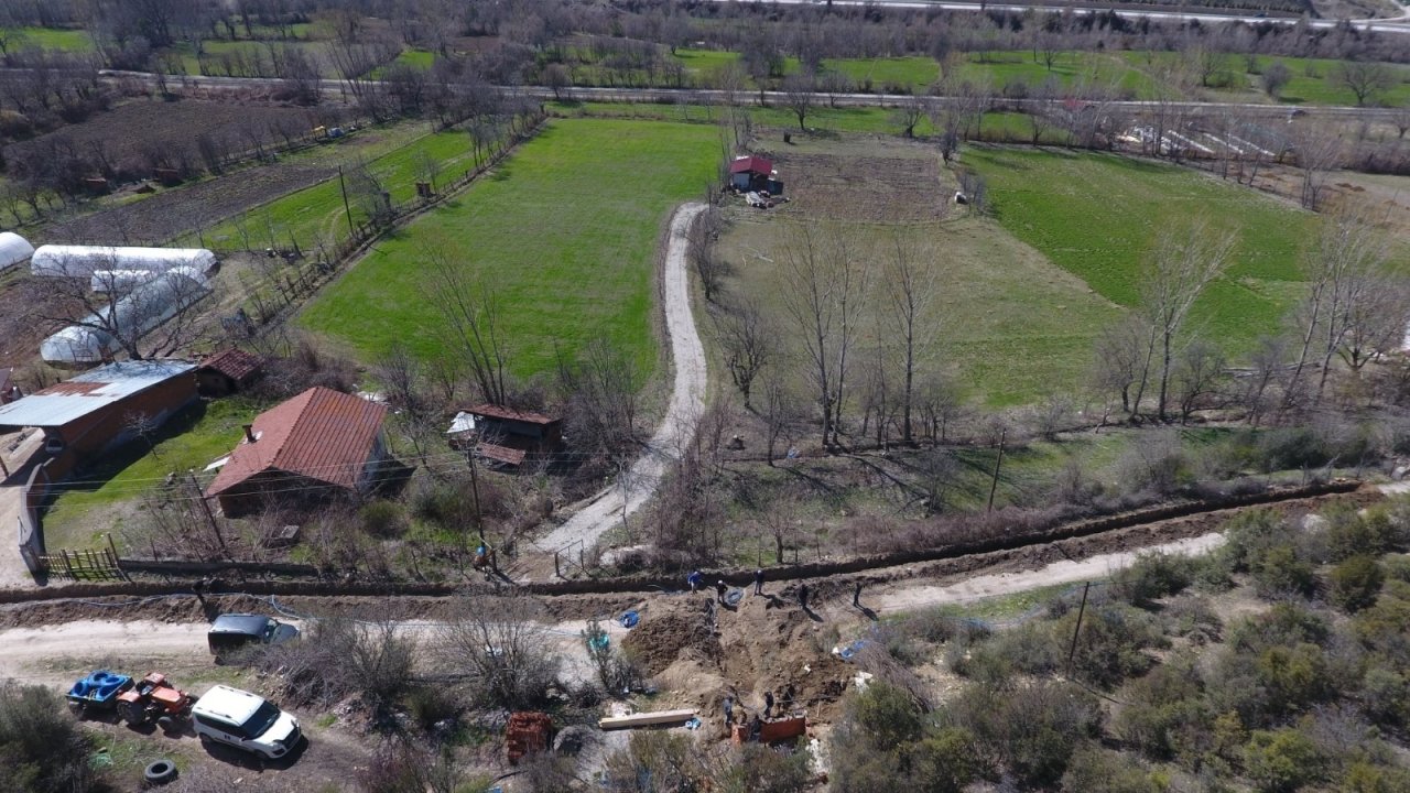 Köylerde İçme Suyu Hattı Çalışmaları Devam Ediyor