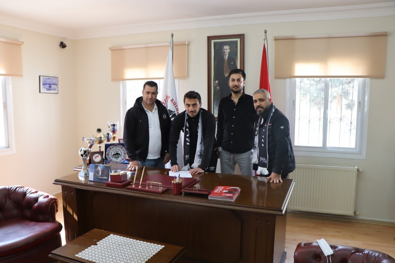 Kuşadası Gençlikspor’da Yeni Transferler İmza Attı