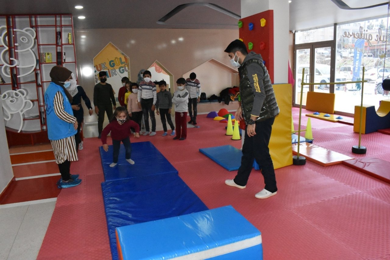 Suriyeli Öğrenciler Kulüp Başakta Gönüllerince Eğlendi