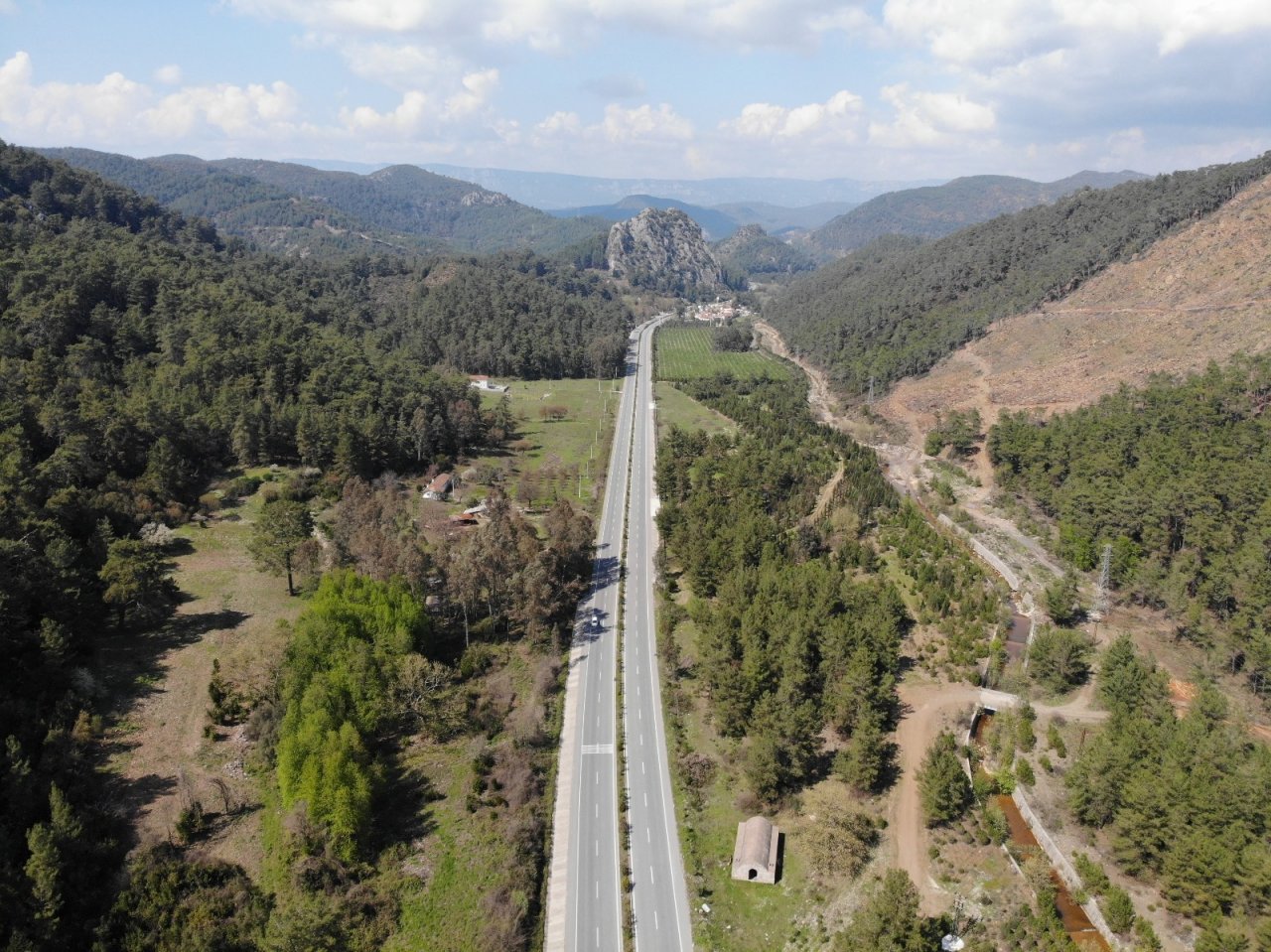 Marmaris’te İmara Açılan Yer İçin, 7 Meclis Üyesi Dava Açtı