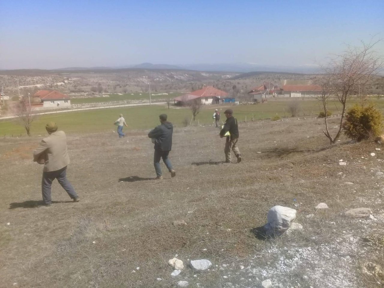 Çavdarhisar’da Meralar Gübrelendi