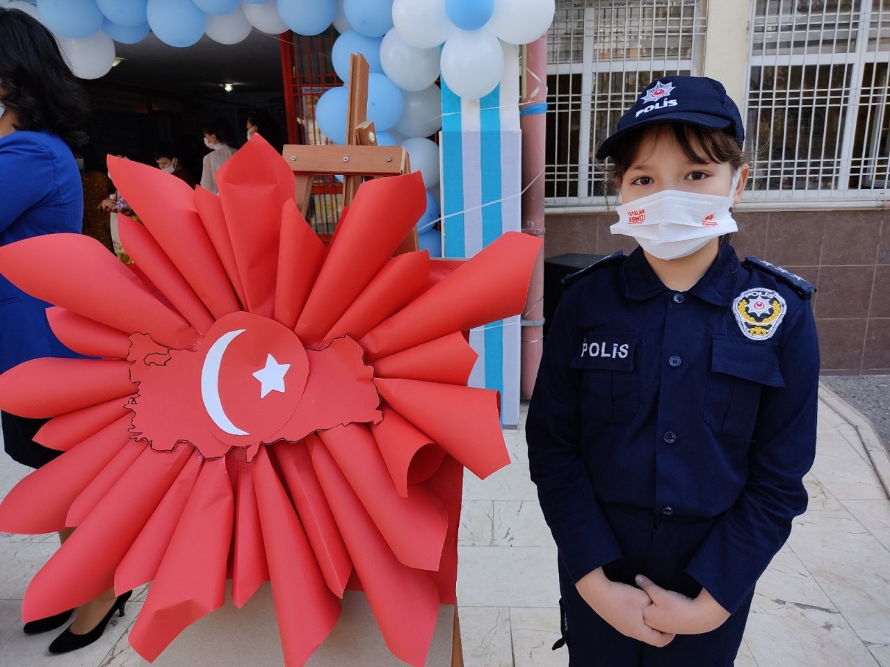 Öğrenciler Polis Haftasını Kutladı