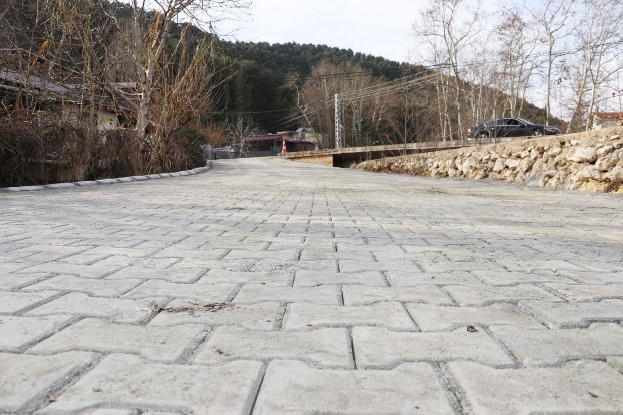 Toroslar’da Yayla Yollarında Çalışma