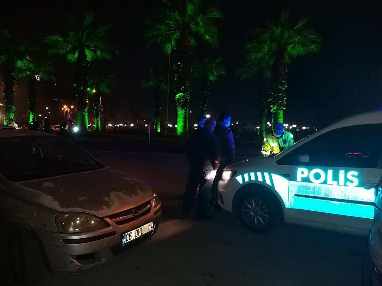 Kısıtlamaya Uymayan Sürücülere Ceza Kesildi