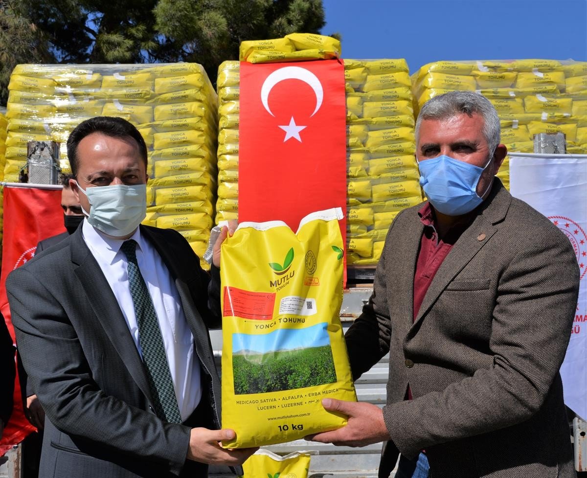 Hedef 8 Bin Dekarlık Arazide Yeni Yonca Alanı Oluşturulmak
