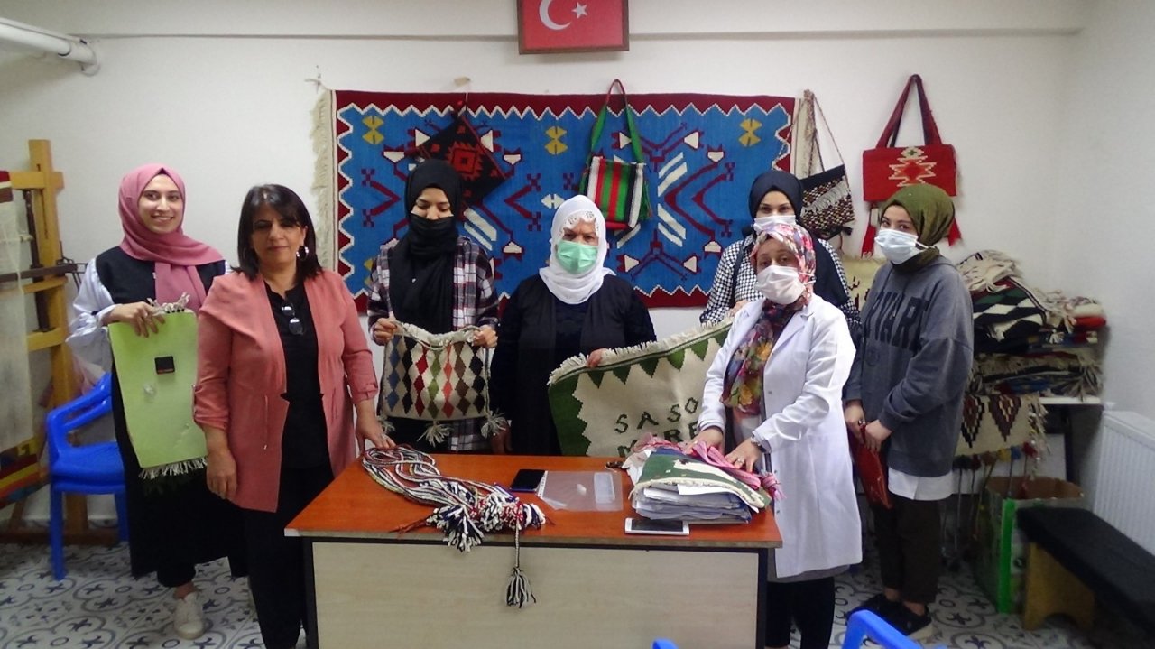 Kullanılmayan Tekstil Ürünleri Kadınların Elinde Yeniden Hayat Buluyor