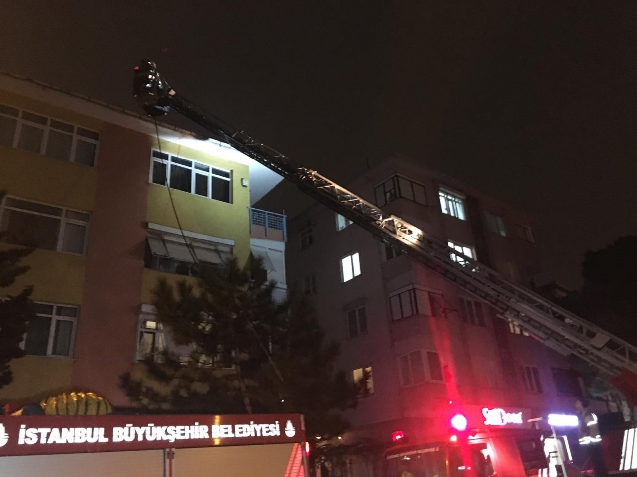 Kadıköy’de Korkutan Yangın
