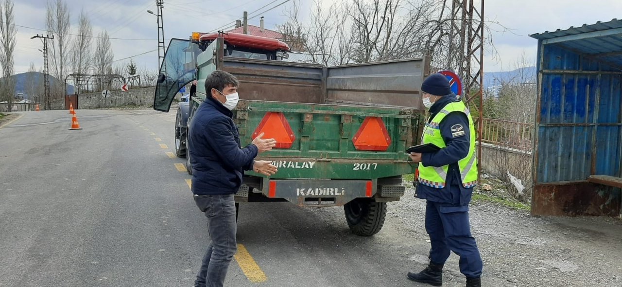 Jandarmadan Tarımsal Zirai Araç Ve Traktör Denetimi