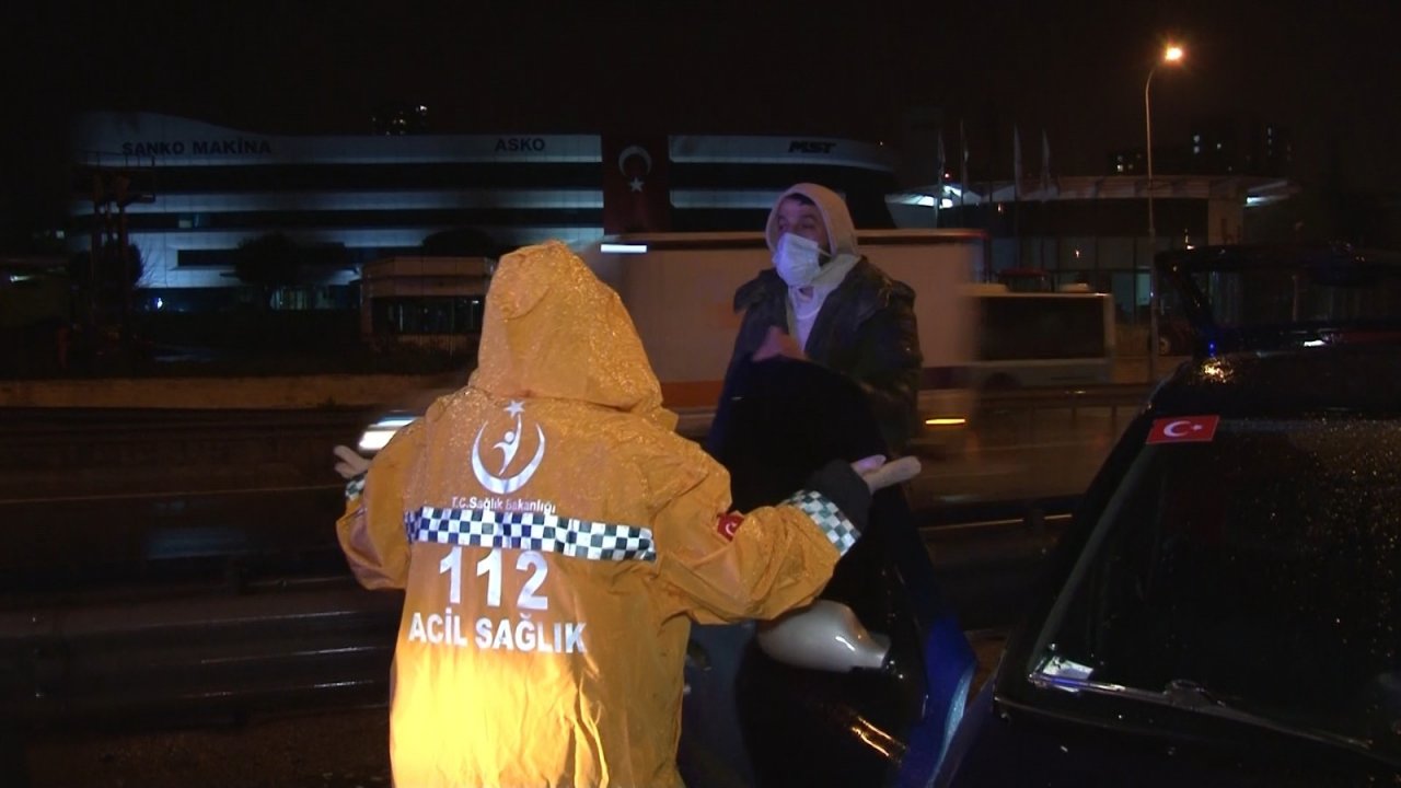 Pendik’te Kazaya Karışan Sürücüden Sağlık Çalışanlarına ’sabır’ Testi
