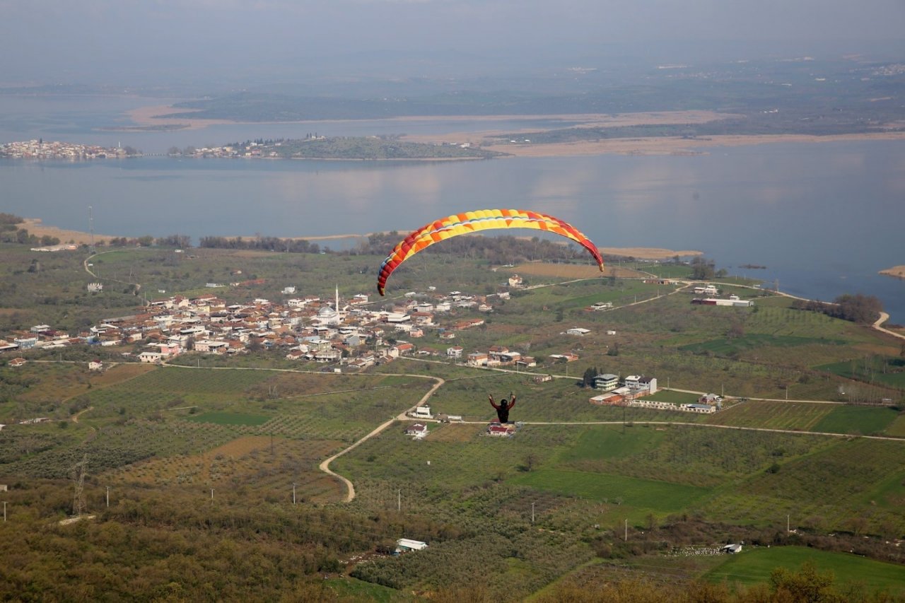 Yamaç Paraşütü Hedef Şampiyonasına Rüzgar Engeli