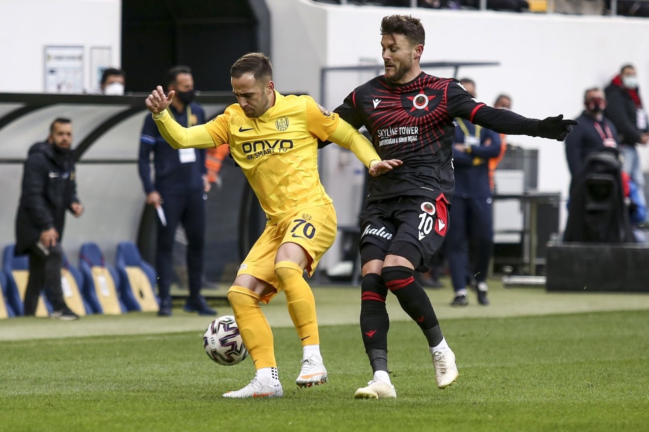 Süper Lig: Mke Ankaragücü: 0 - Gençlerbirliği: 0 (i̇lk Yarı)